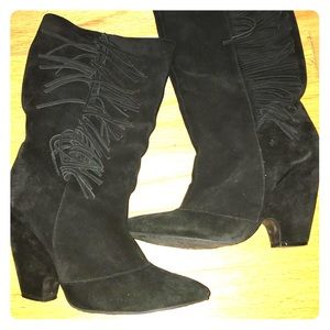 Sexy black suede boot with fringe